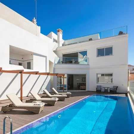 Esmerelda Villa *